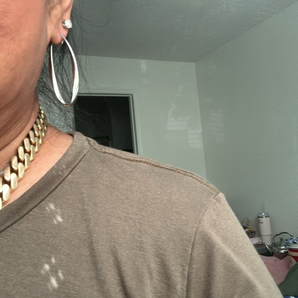 14kt white gold earrings beautiful for rugged wear - Picture 4 of 5